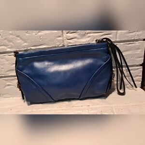 Tre Vero Blue Leather Wristlet/Clutch